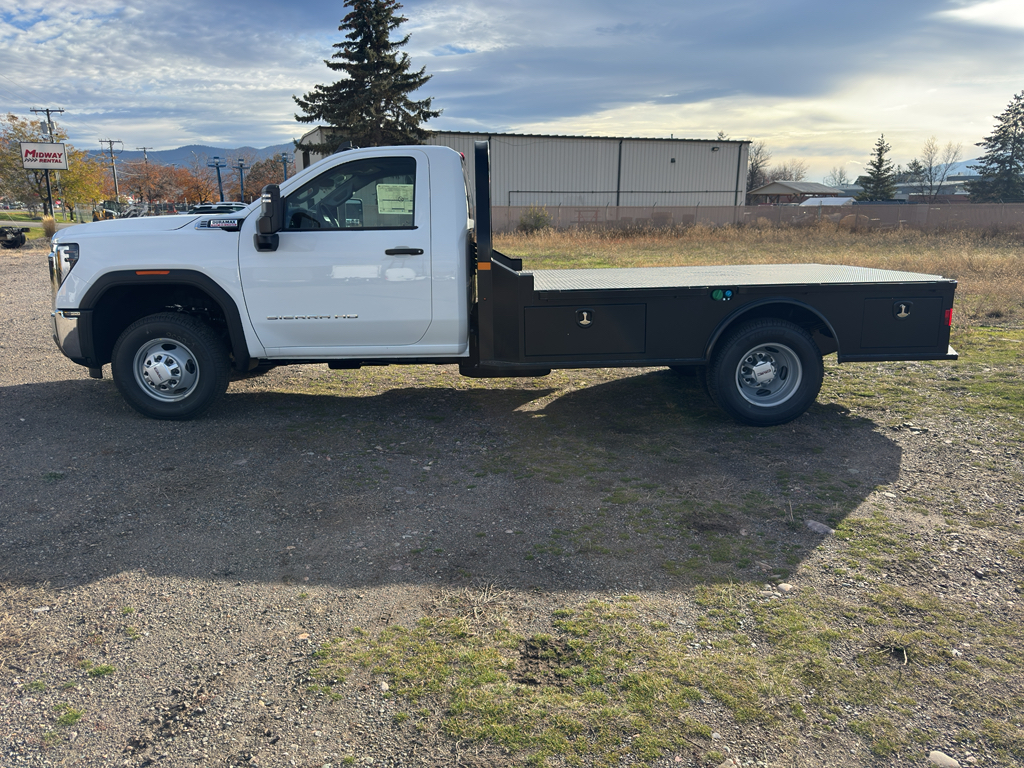 2026 GMC Sierra 3500 Chassis Cab Pro's photo