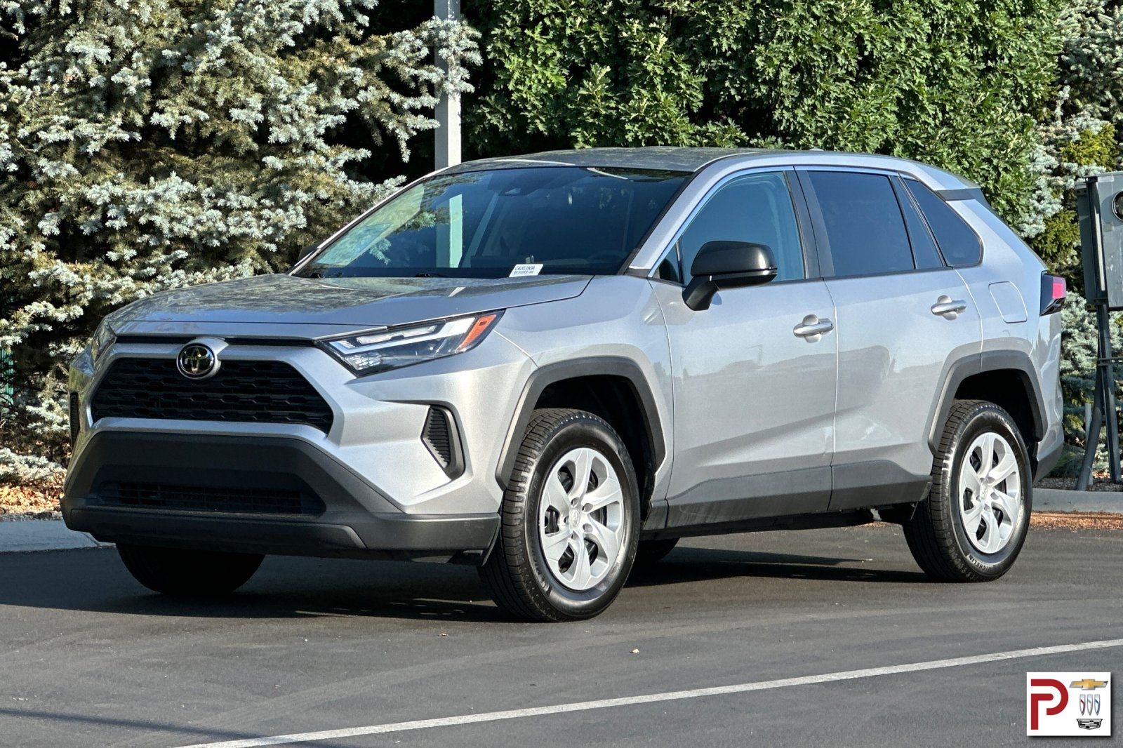 2023 Toyota RAV4 LE photo 6