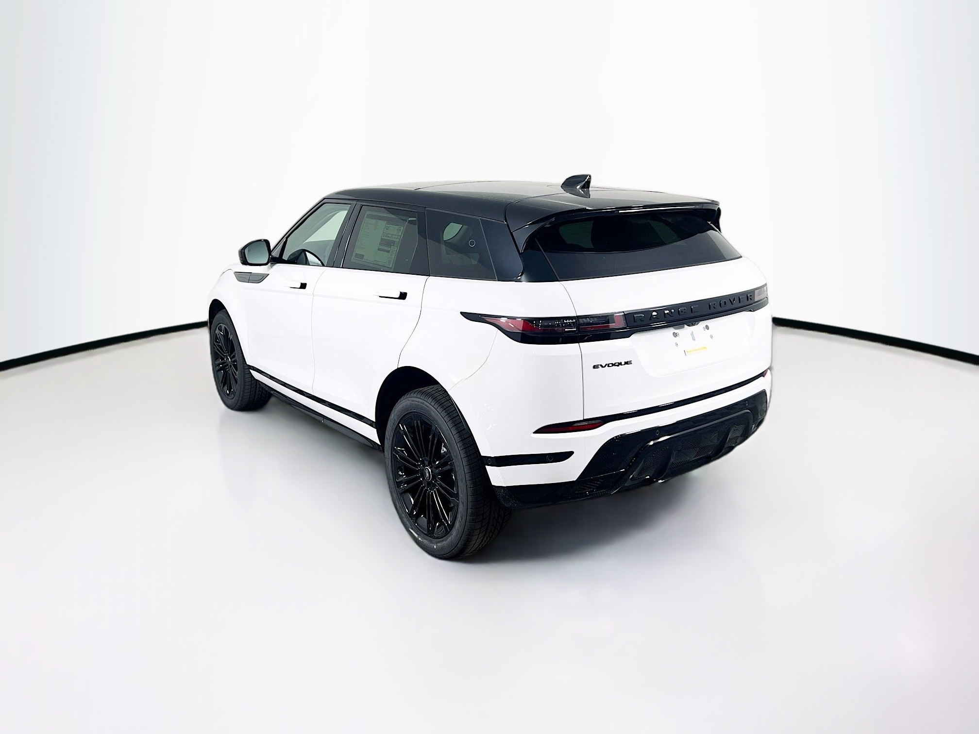 2025 Land Rover Range Rover Evoque Dynamic SE photo 3