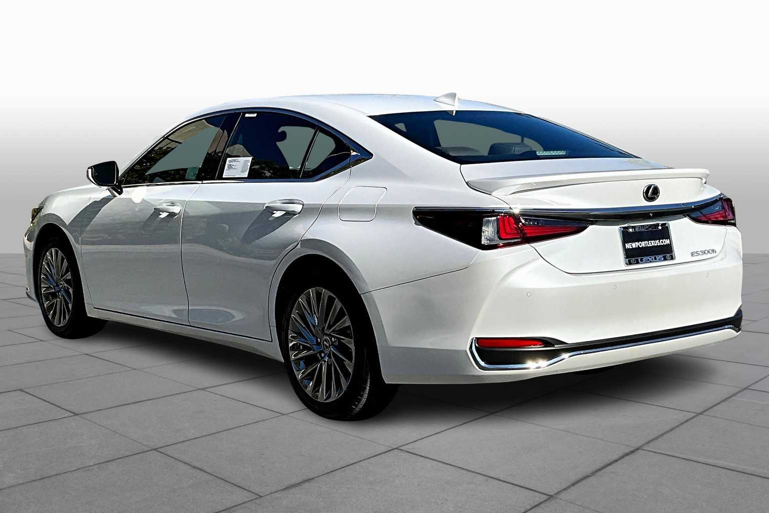 2025 Lexus ES 300h Luxury photo 7