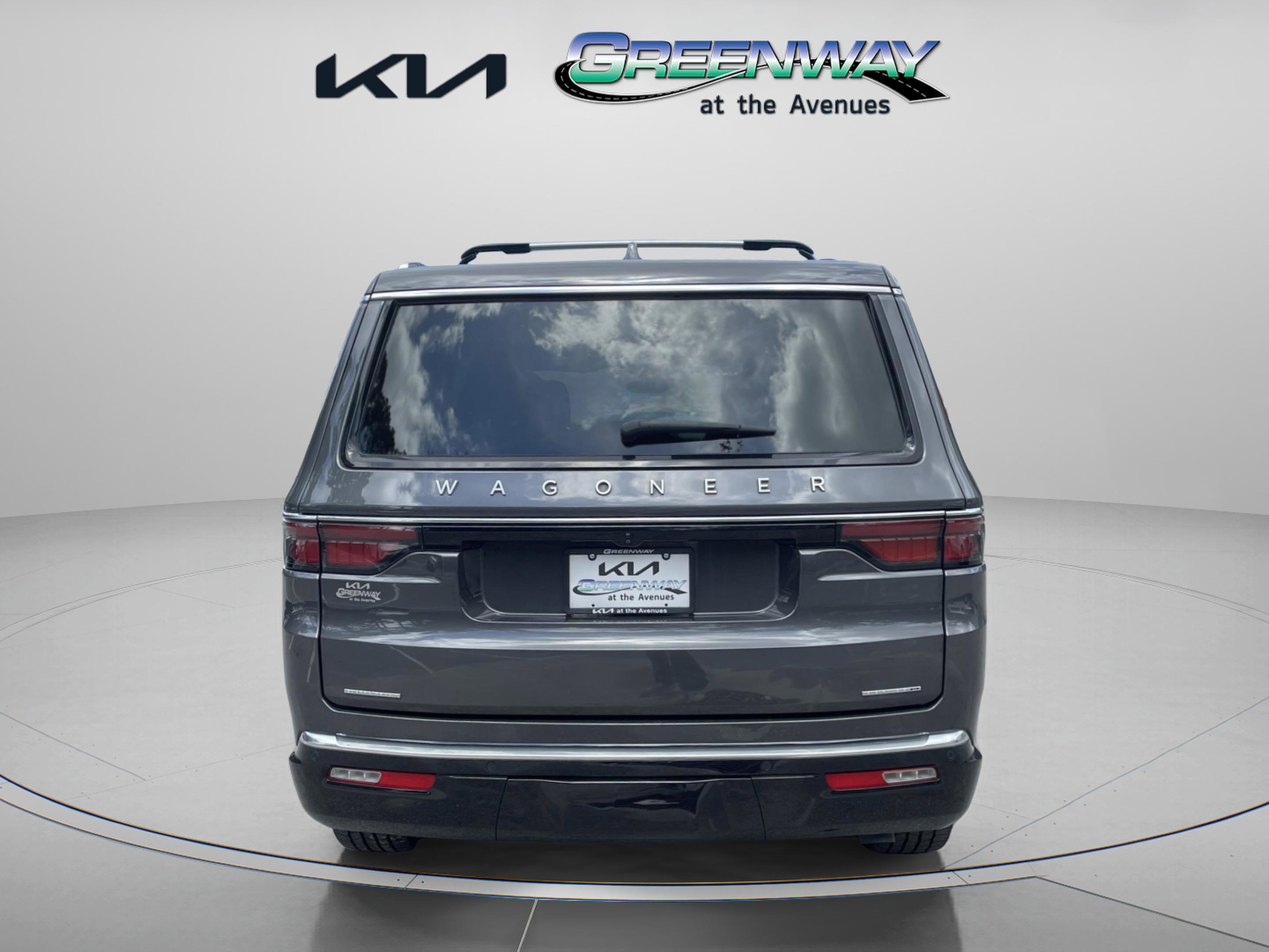 2022 Jeep Wagoneer Series III photo 2