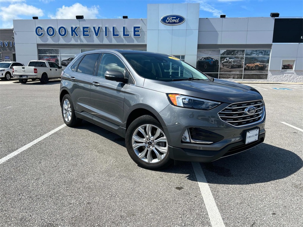2024 Ford Edge Titanium photo 2