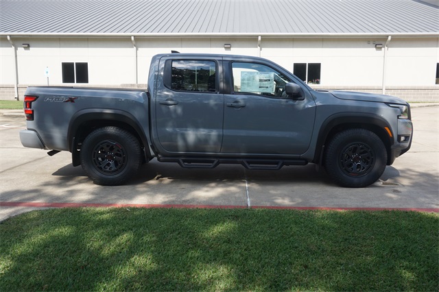 2026 Nissan Frontier PRO-X photo 3