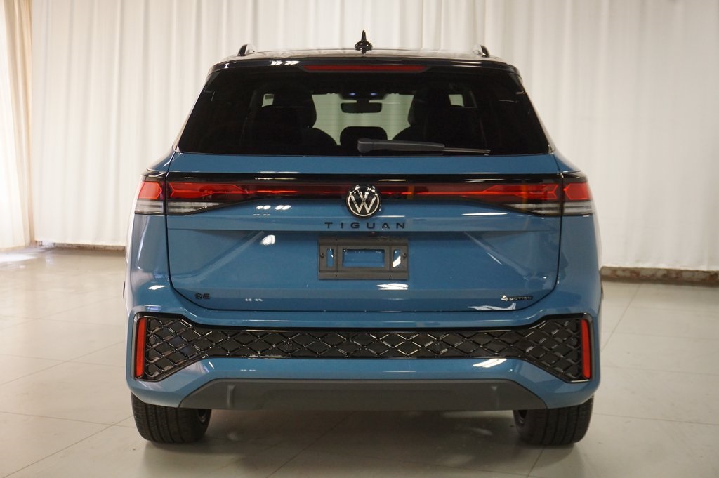 2025 Volkswagen Tiguan SE R-Line Black photo 5