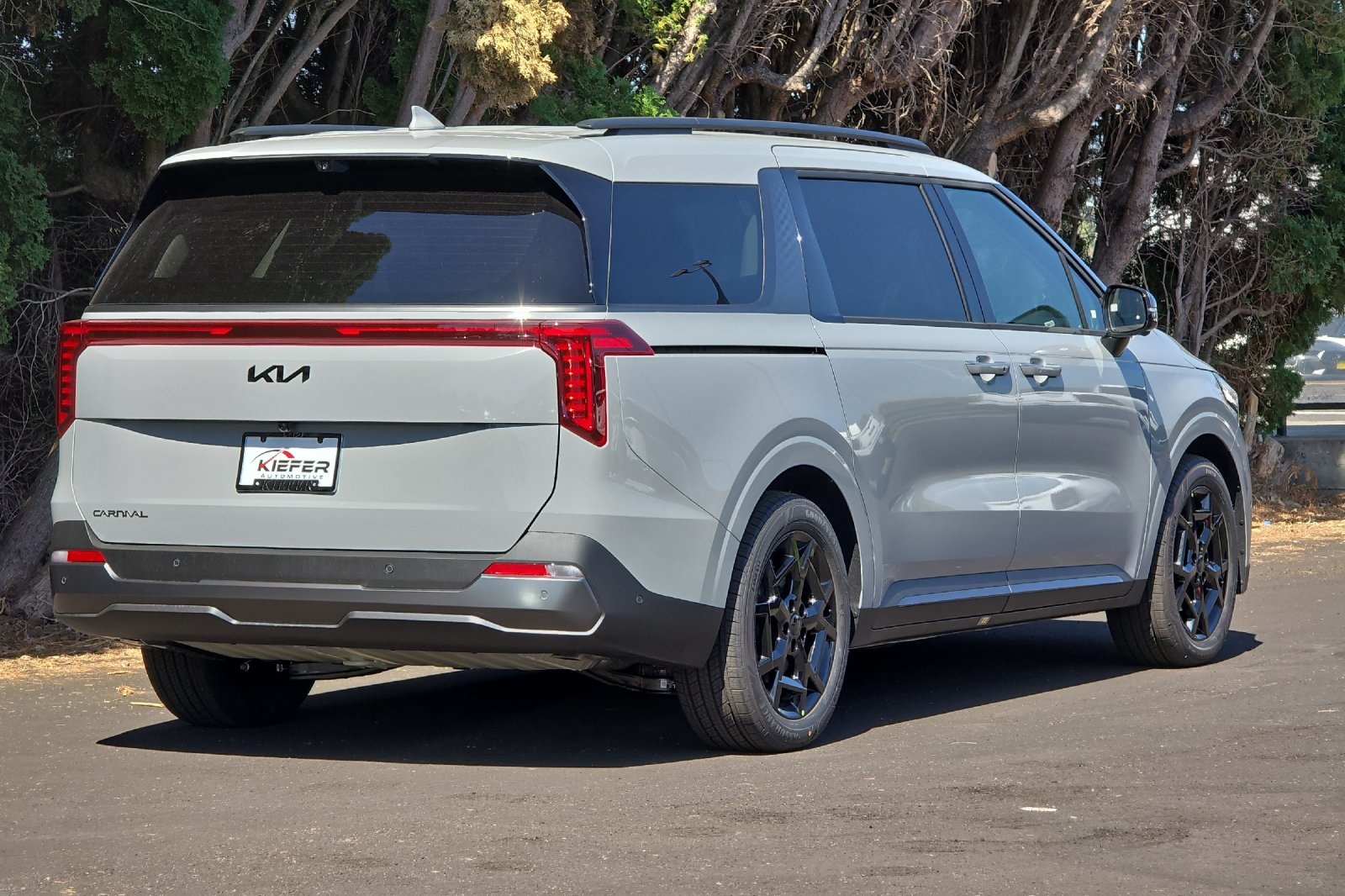 サマフェス ケイ New Ceramic Silver 2026 Kia Carnival SX for Sale in Davenport, IA