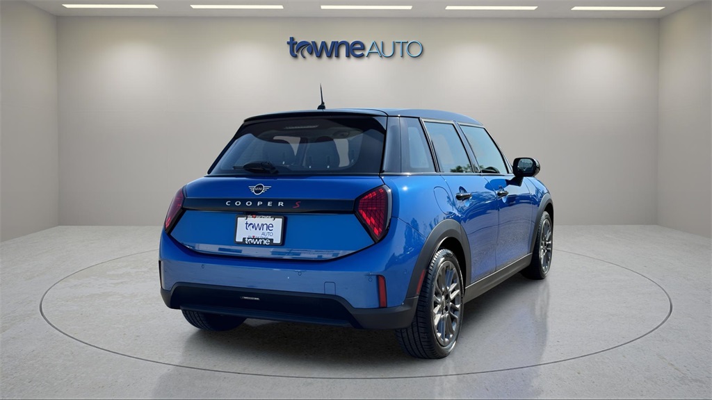 2025 Mini Cooper Hardtop 4 Door Signature photo 5