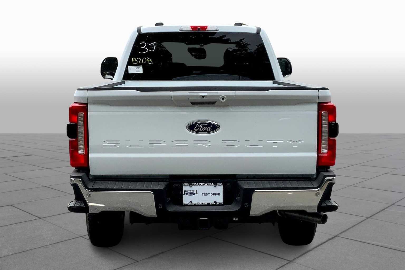 2026 Ford F-250 XLT photo 4