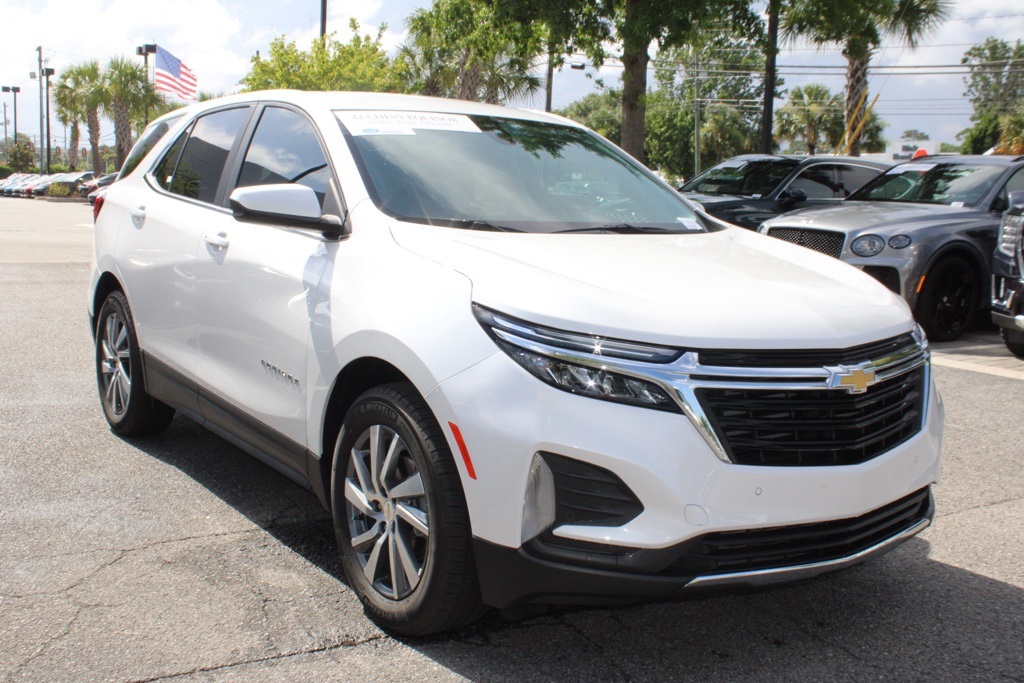 2022 Chevrolet Equinox LT photo 3