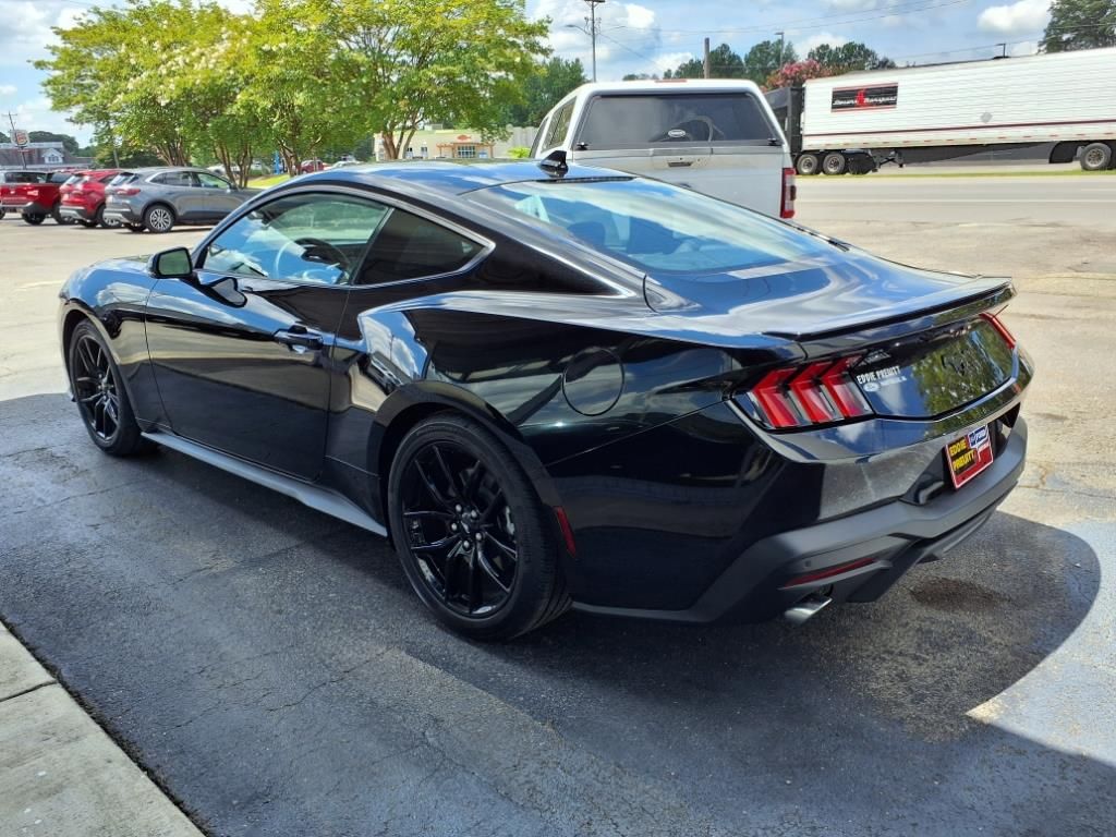 2025 Ford Mustang EcoBoost Premium photo 2