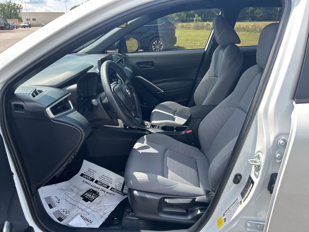 2024 Toyota Corolla Hybrid XSE photo 11