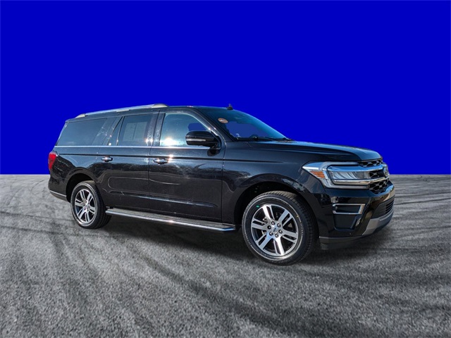 2023 Ford Expedition MAX Limited photo 2