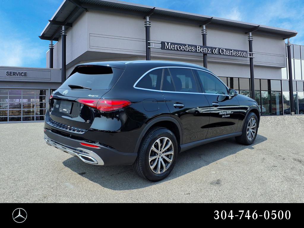 2025 Mercedes Benz GLC 300 4MATIC photo 3