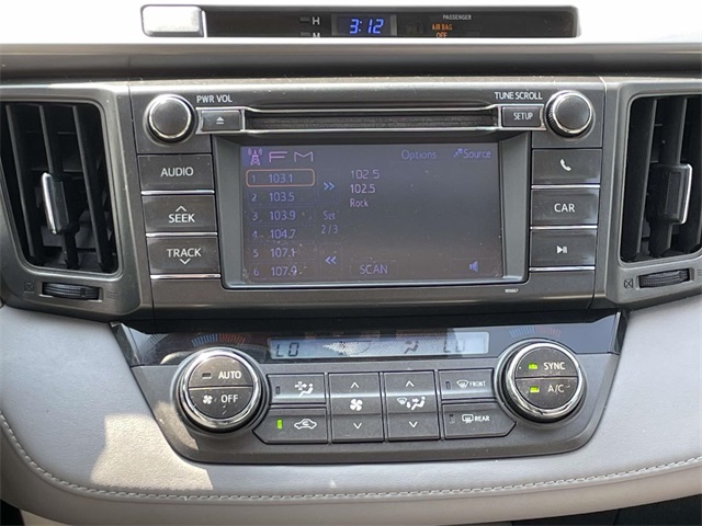 2013 Toyota RAV4 XLE photo 16