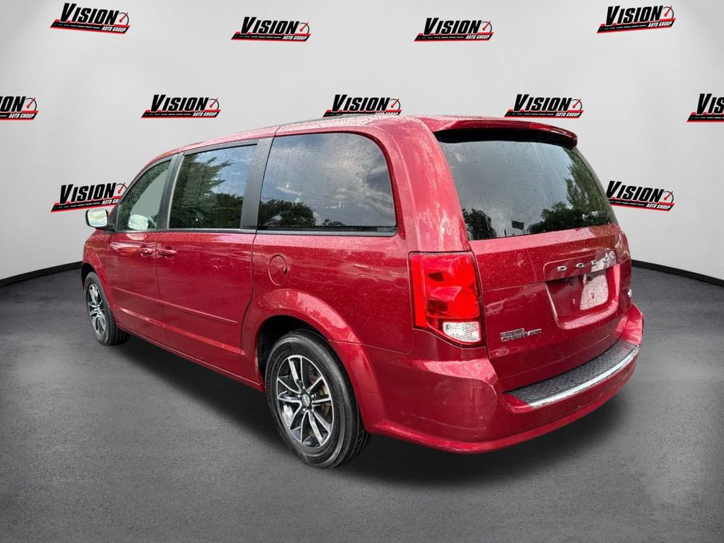 2015 Dodge Grand Caravan R/T photo 7