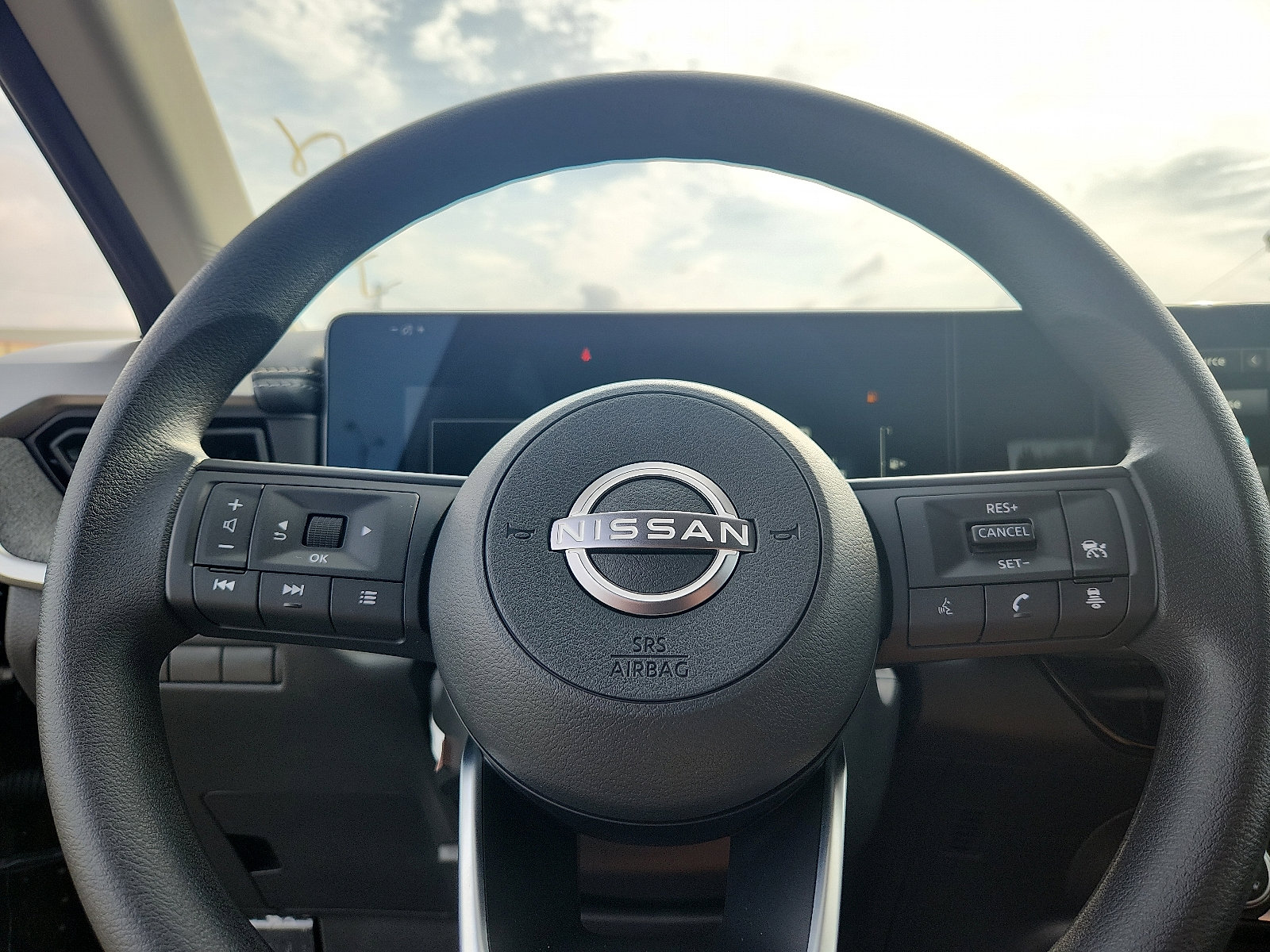 2025 Nissan Kicks SV photo 10