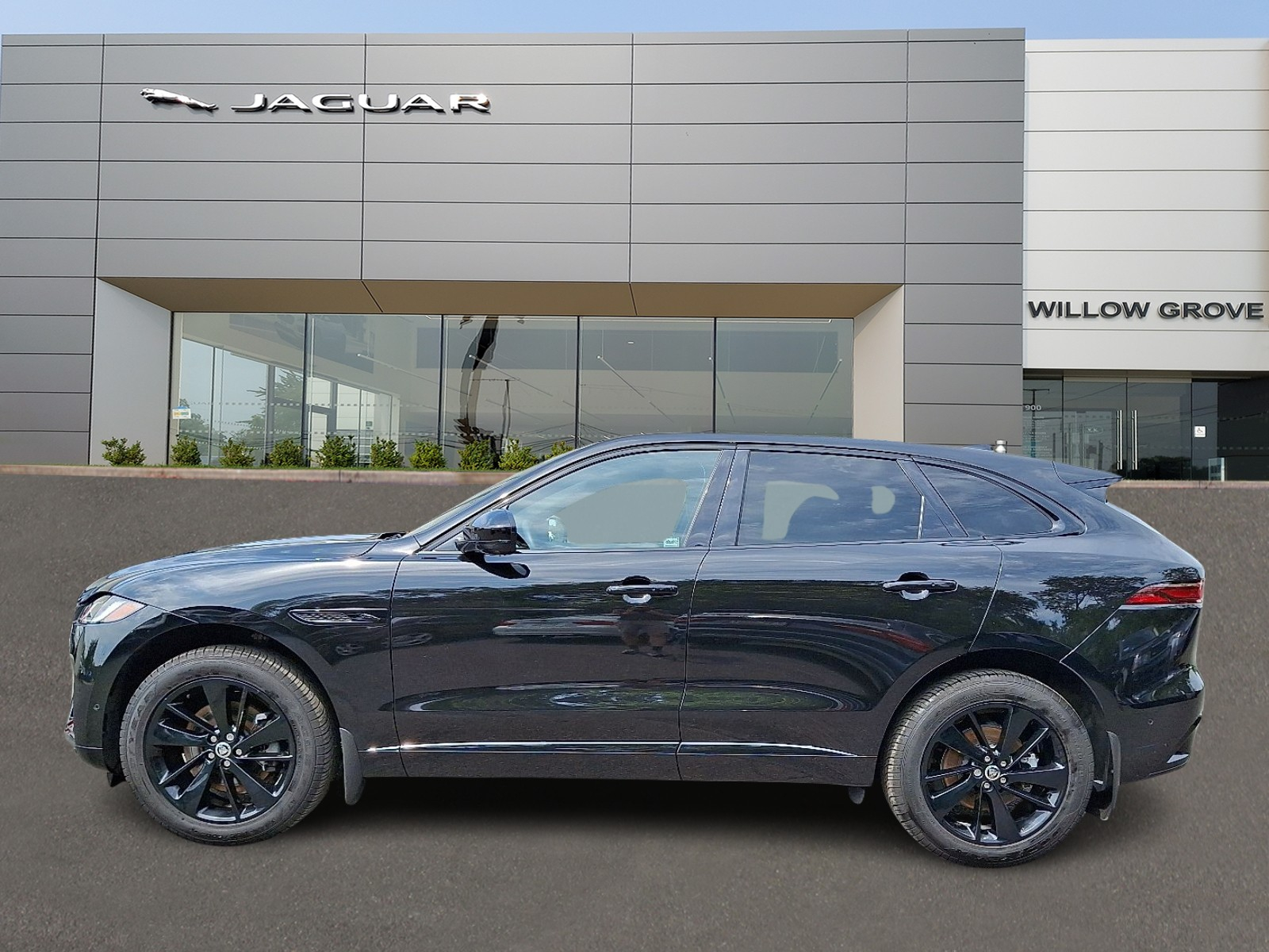 2025 Jaguar F-PACE R-Dynamic S P250 photo 3