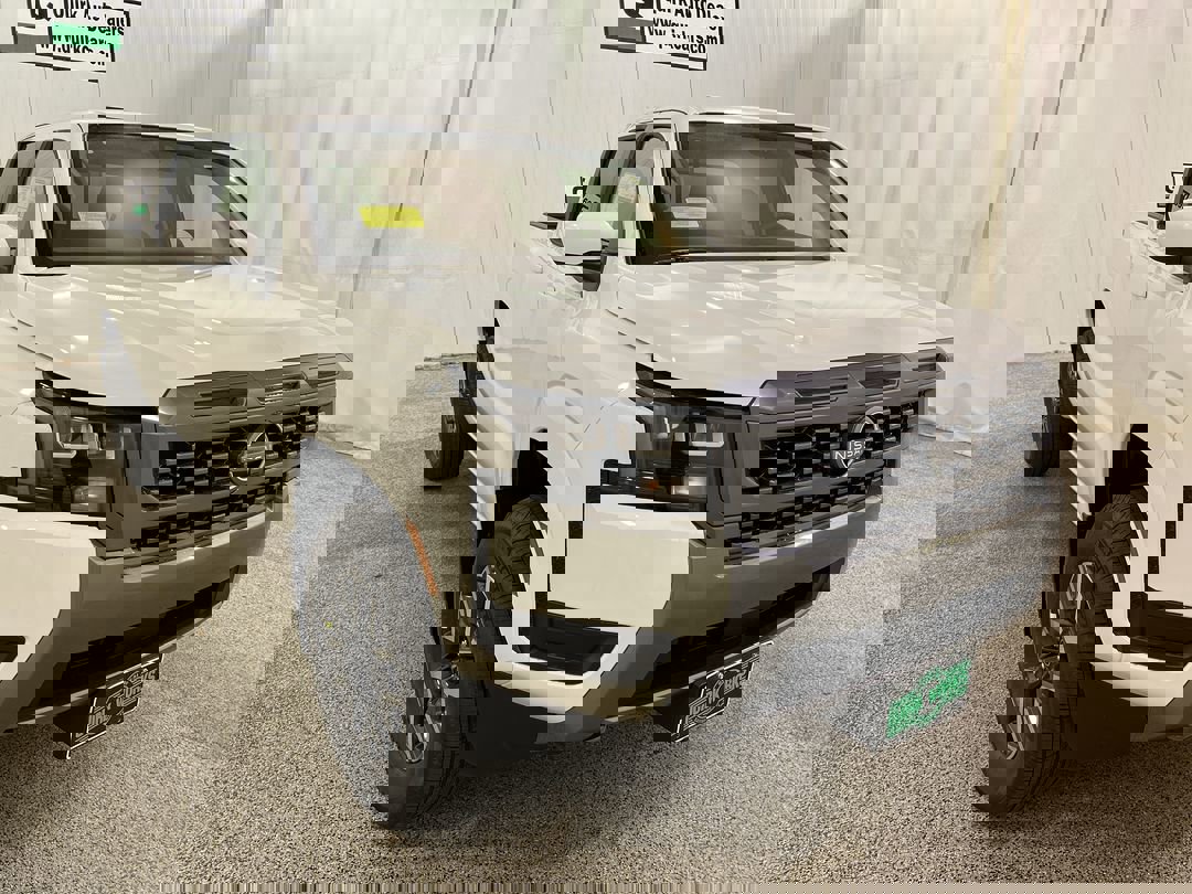 2026 Nissan Frontier SV's photo