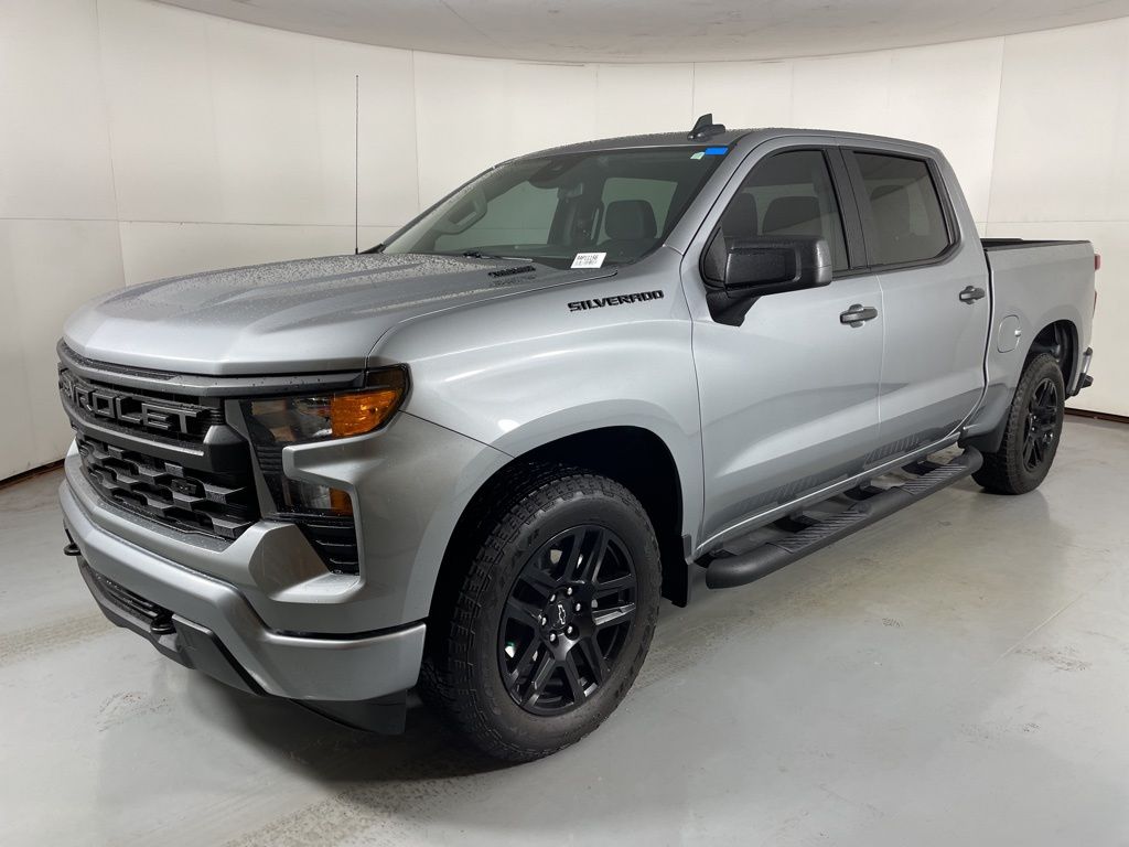 2025 Chevrolet Silverado 1500 Custom photo 4