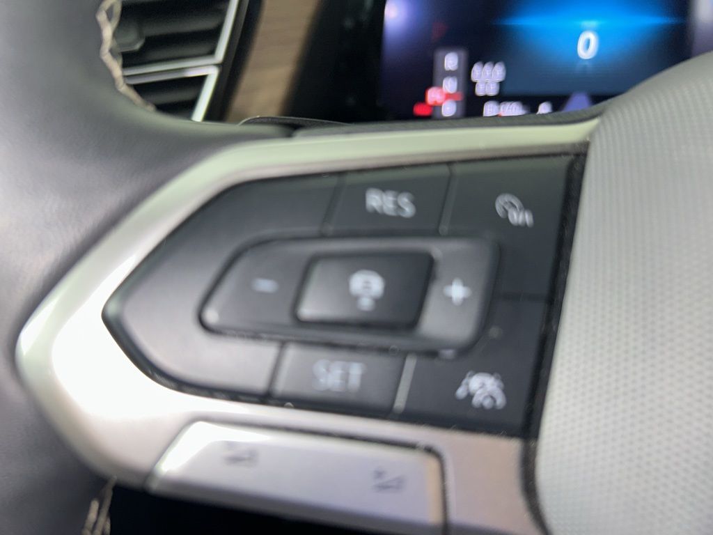 2024 Volkswagen Atlas SE Technology photo 21