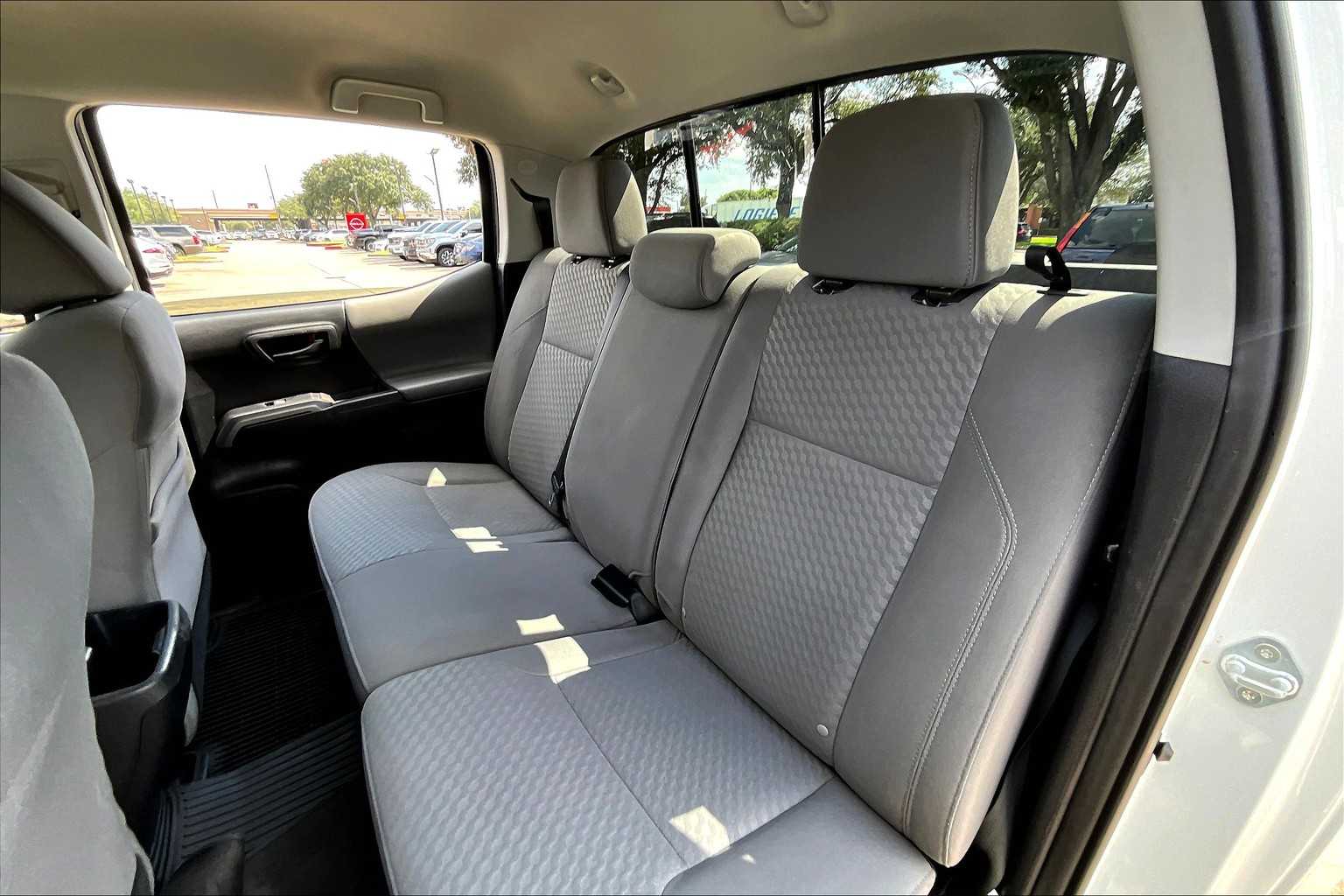 2023 Toyota Tacoma SR5 photo 18