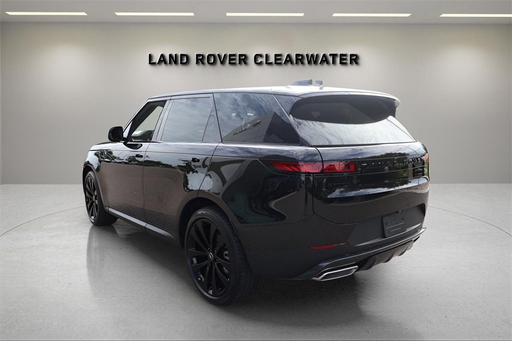 2026 Land Rover Range Rover Evoque Dynamic SE photo 2