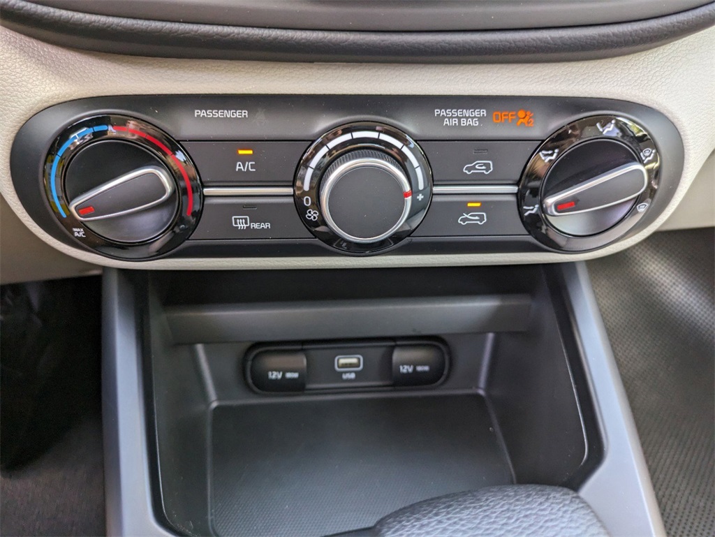 2025 Kia Soul LX photo 17
