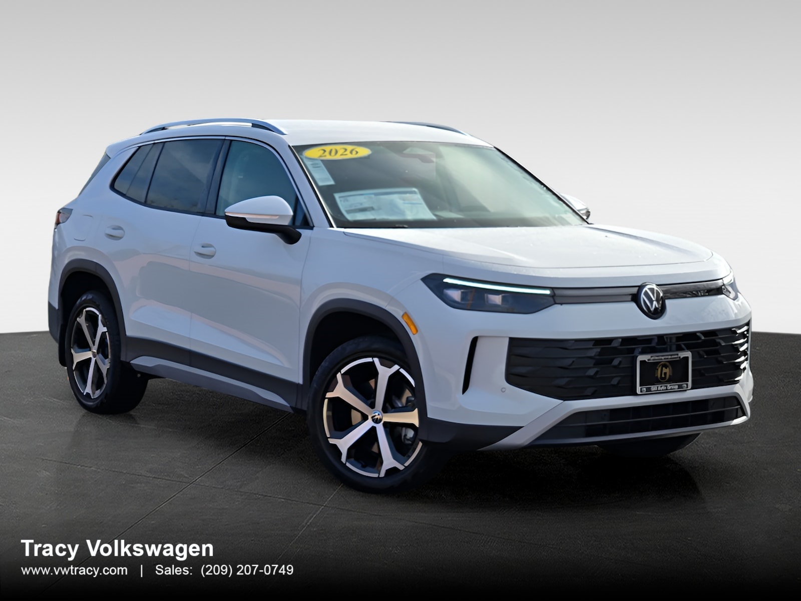 2026 Volkswagen Tiguan SE's photo