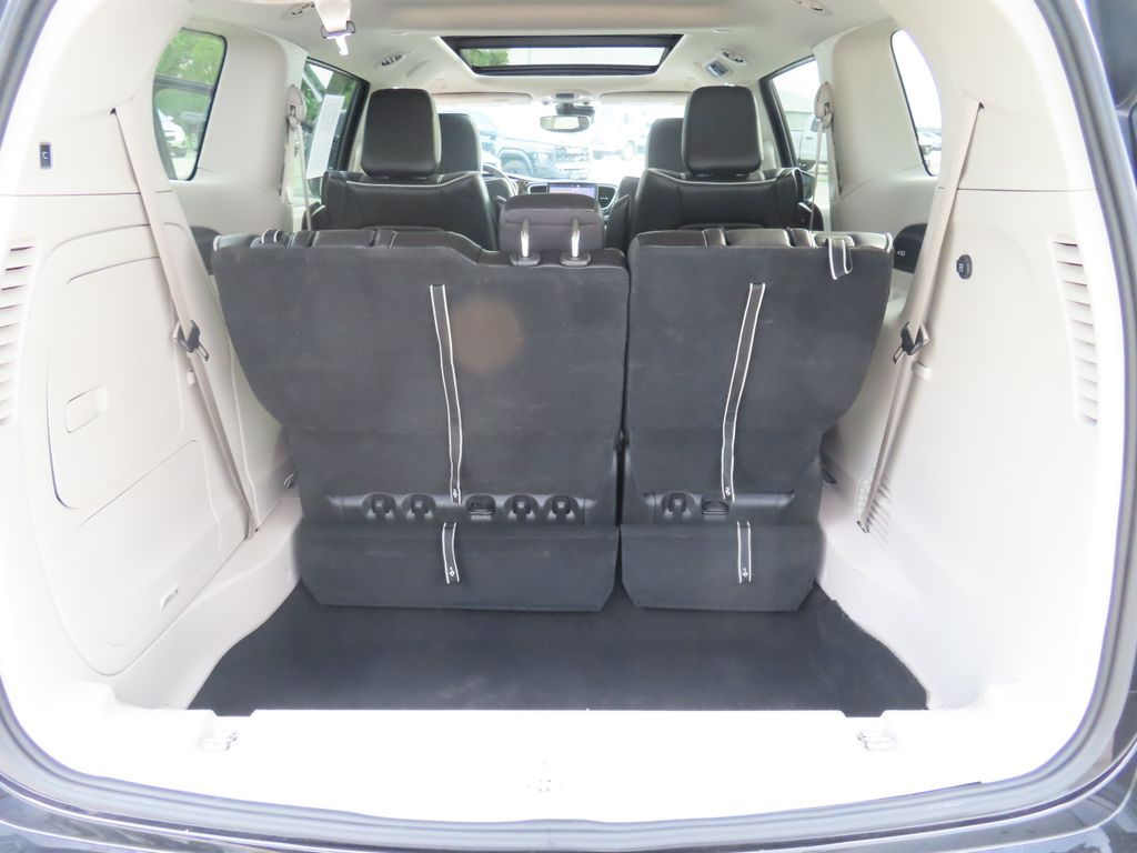 2023 Chrysler Pacifica Hybrid Limited photo 18