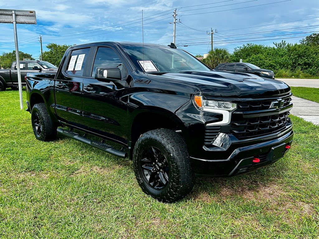 2024 Chevrolet Silverado 1500 LT Trail Boss photo 2