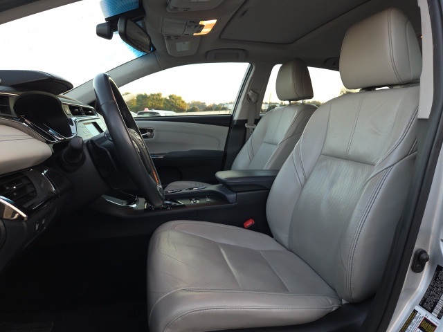 2014 Toyota Avalon Limited photo 9