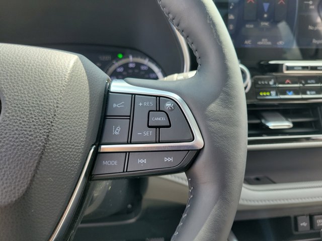 2020 Toyota Highlander Platinum photo 23