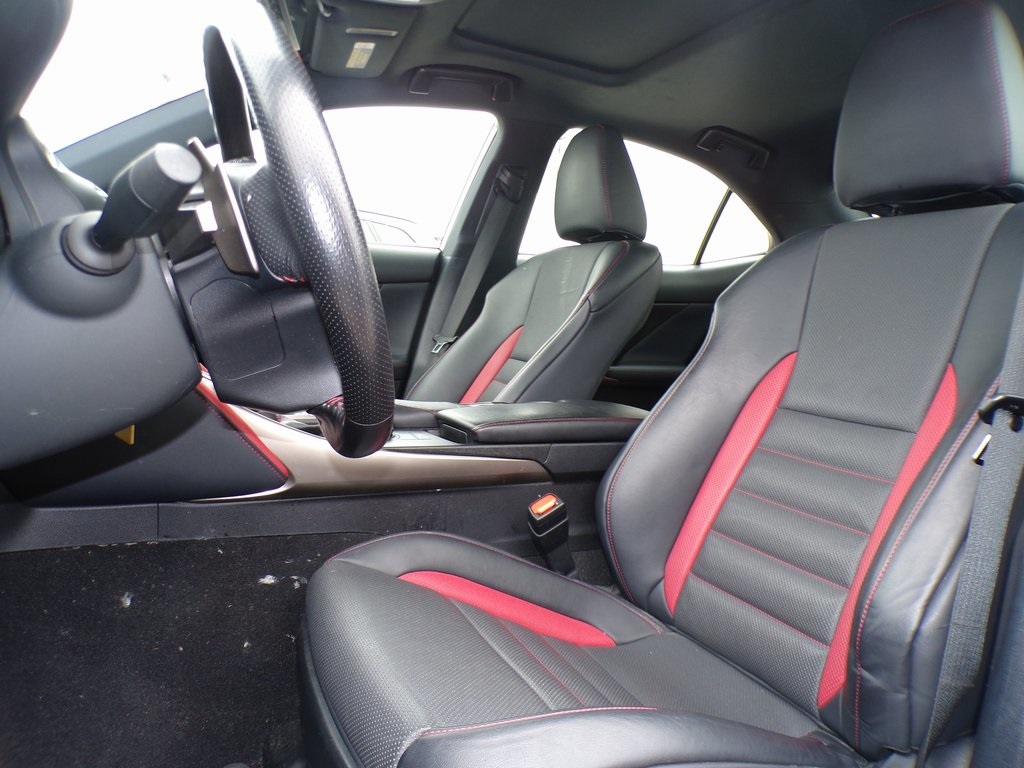 2019 Lexus IS 300 photo 5