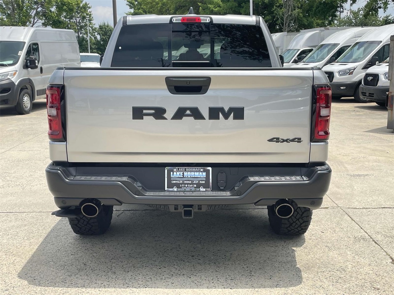 2025 Ram 1500 Warlock photo 4