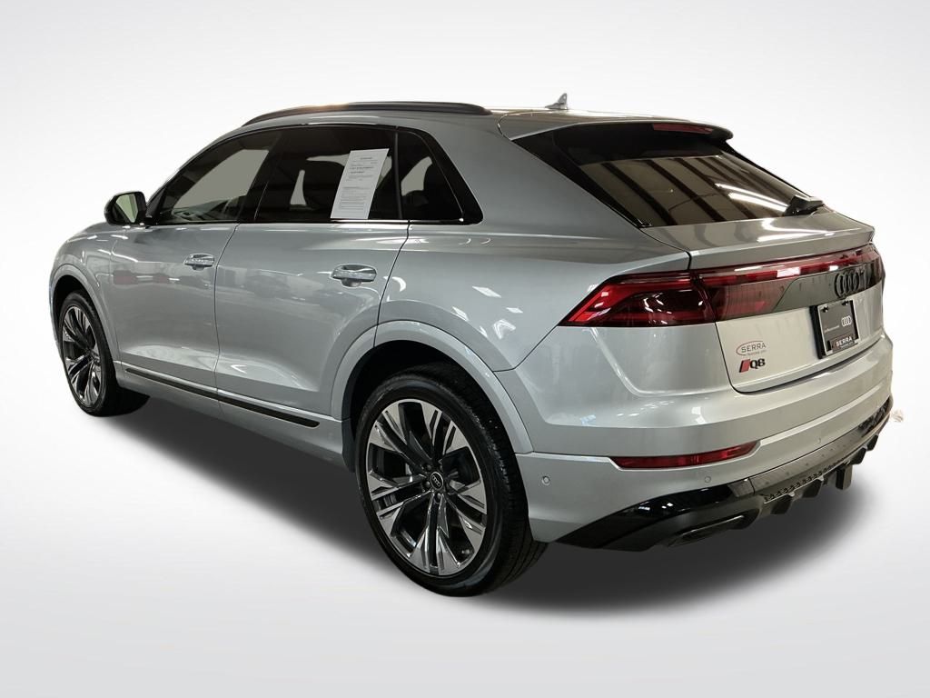 2025 Audi Q8 55 Premium Plus photo 3