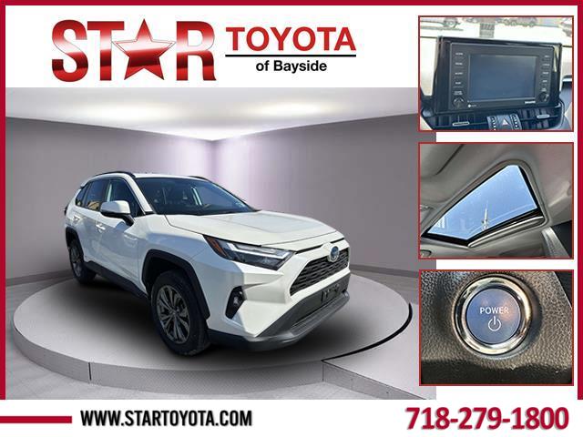 2022 Toyota RAV4 XLE Premium's photo