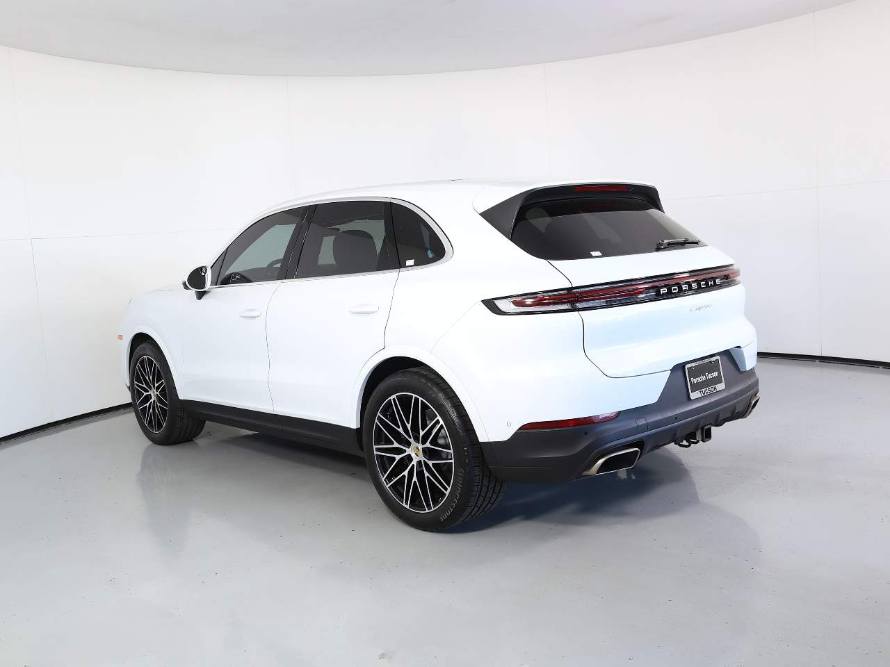 2024 Porsche Cayenne photo 3