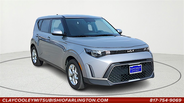 2024 Kia Soul LX's photo