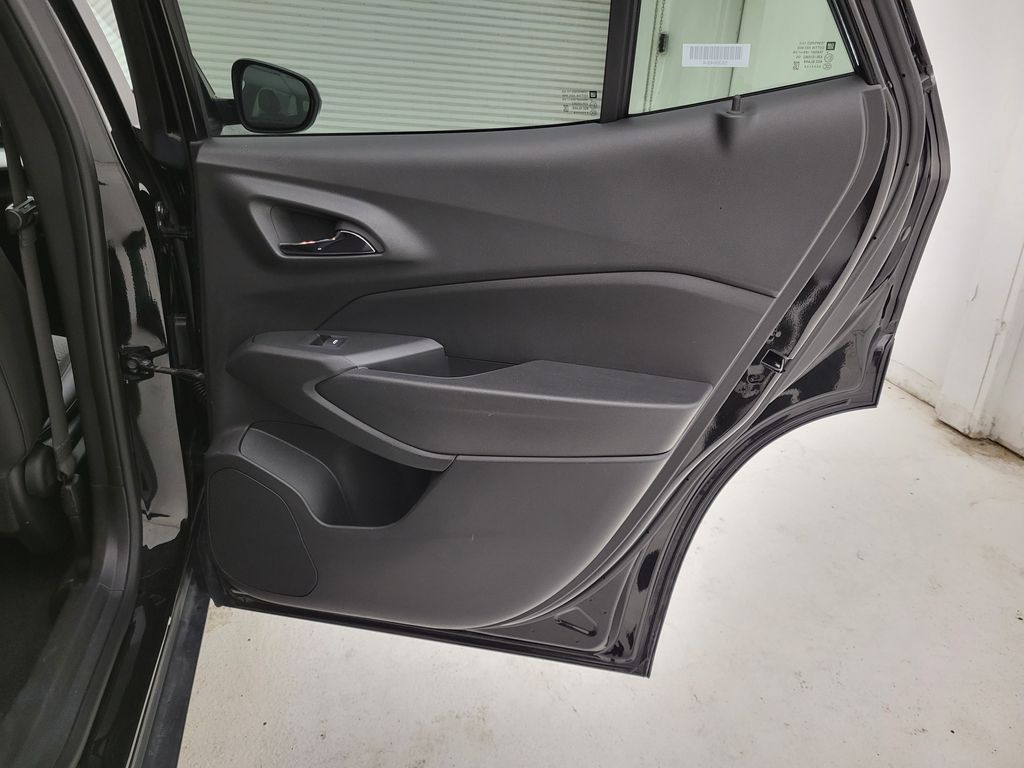 2024 Chevrolet Trax LT photo 32