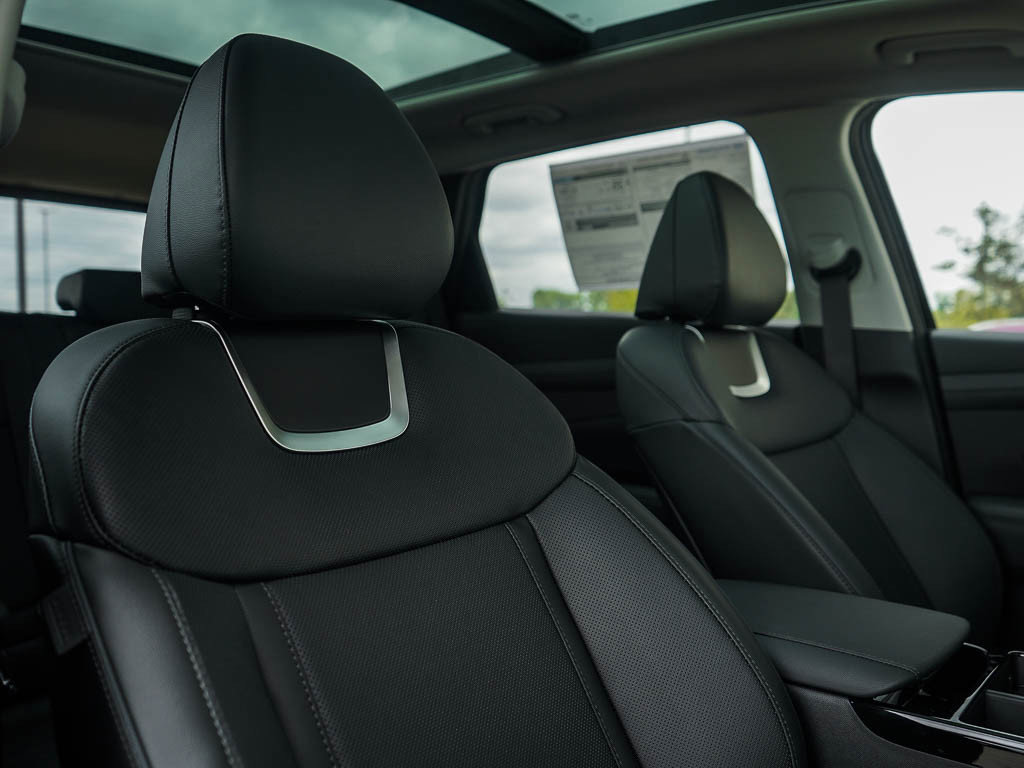 2025 Hyundai Tucson Hybrid Limited photo 9