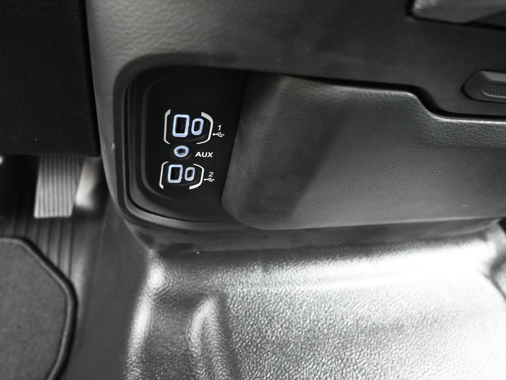 2025 Ram 1500 Tradesman photo 10