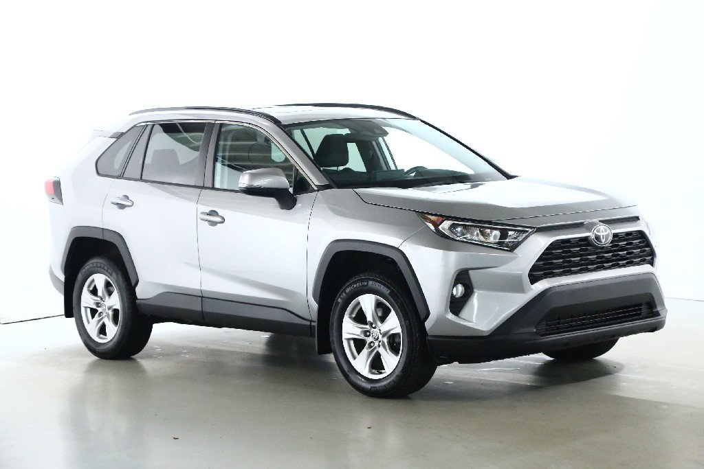 2021 Toyota RAV4 XLE photo 8