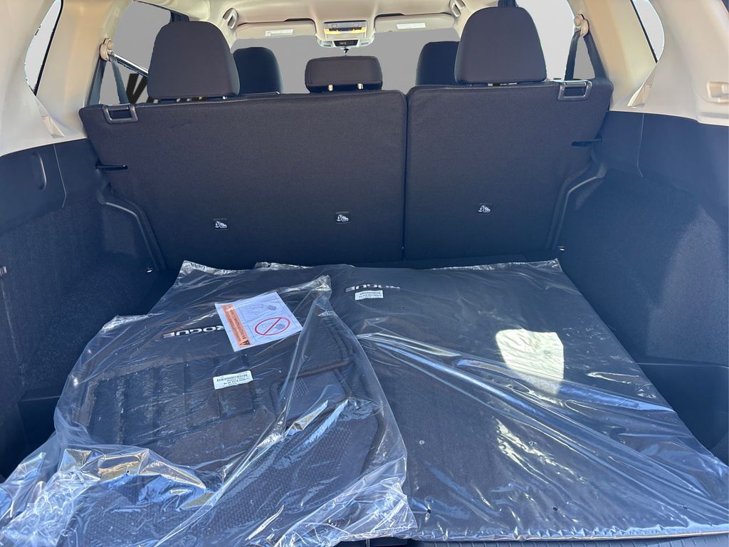 2026 Nissan Rogue SV photo 13