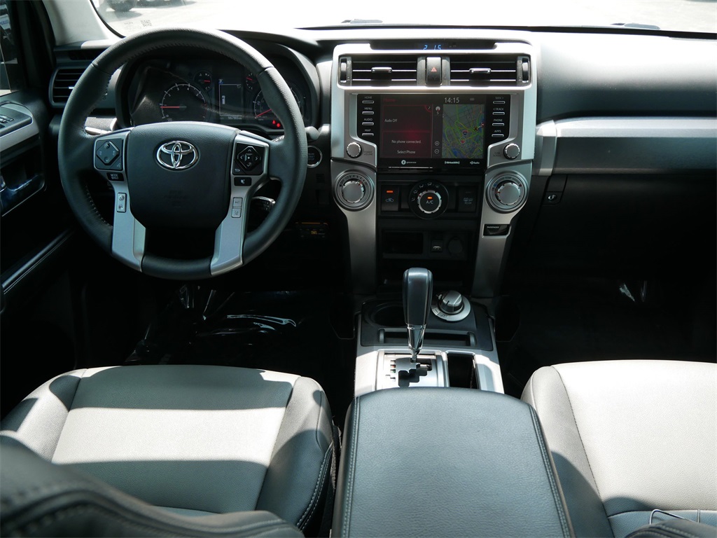 2020 Toyota 4Runner SR5 photo 13