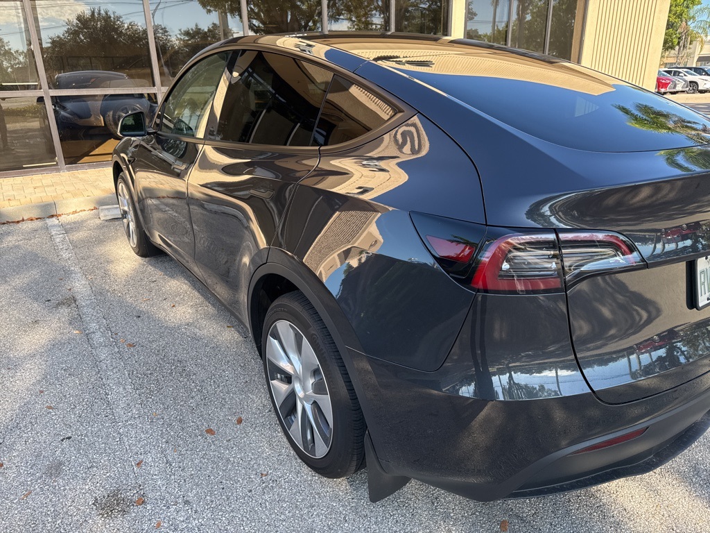 2024 Tesla Model Y Long Range photo 5