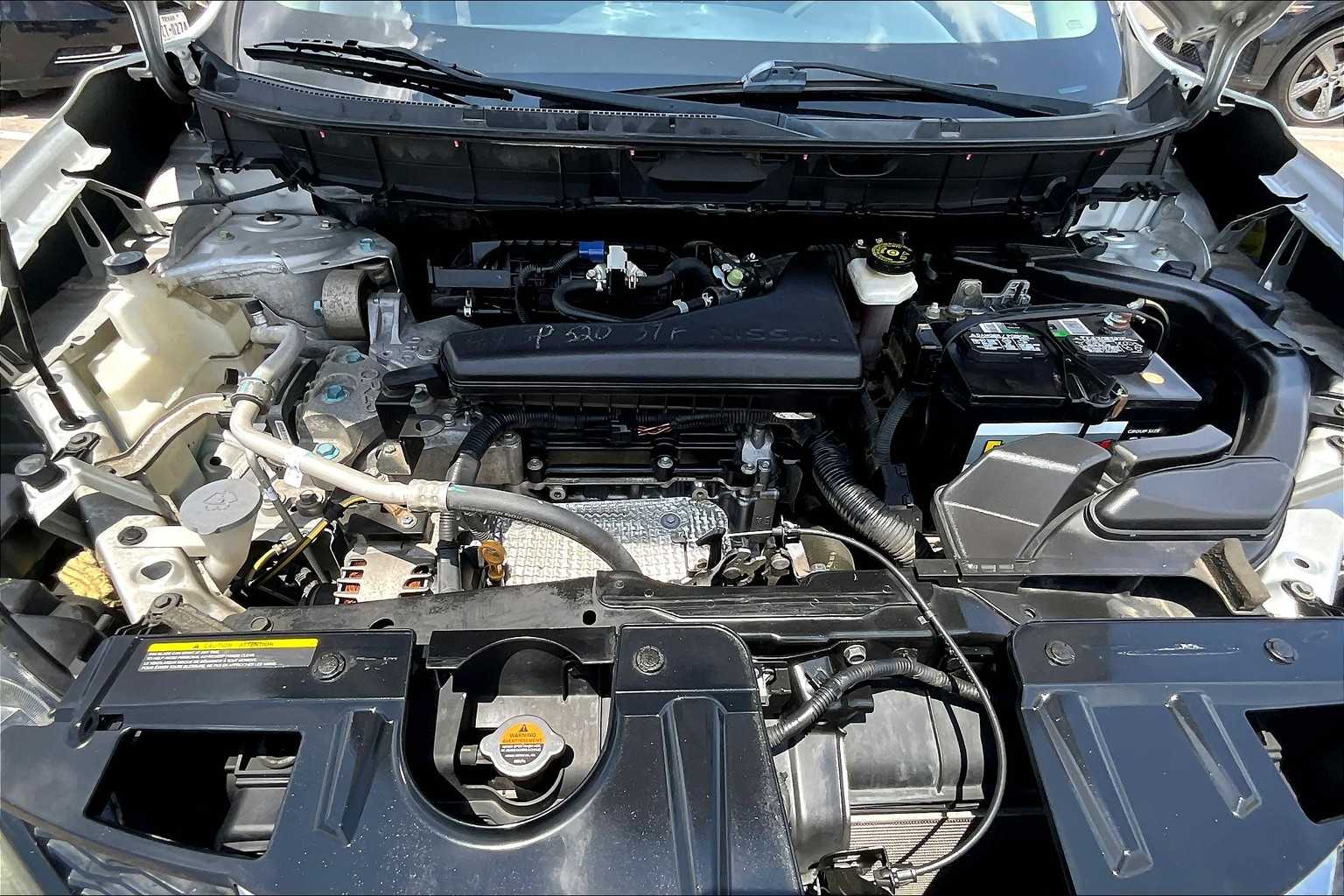 2016 Nissan Rogue SV photo 30