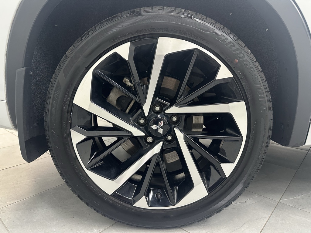 2023 Mitsubishi Outlander SEL photo 9