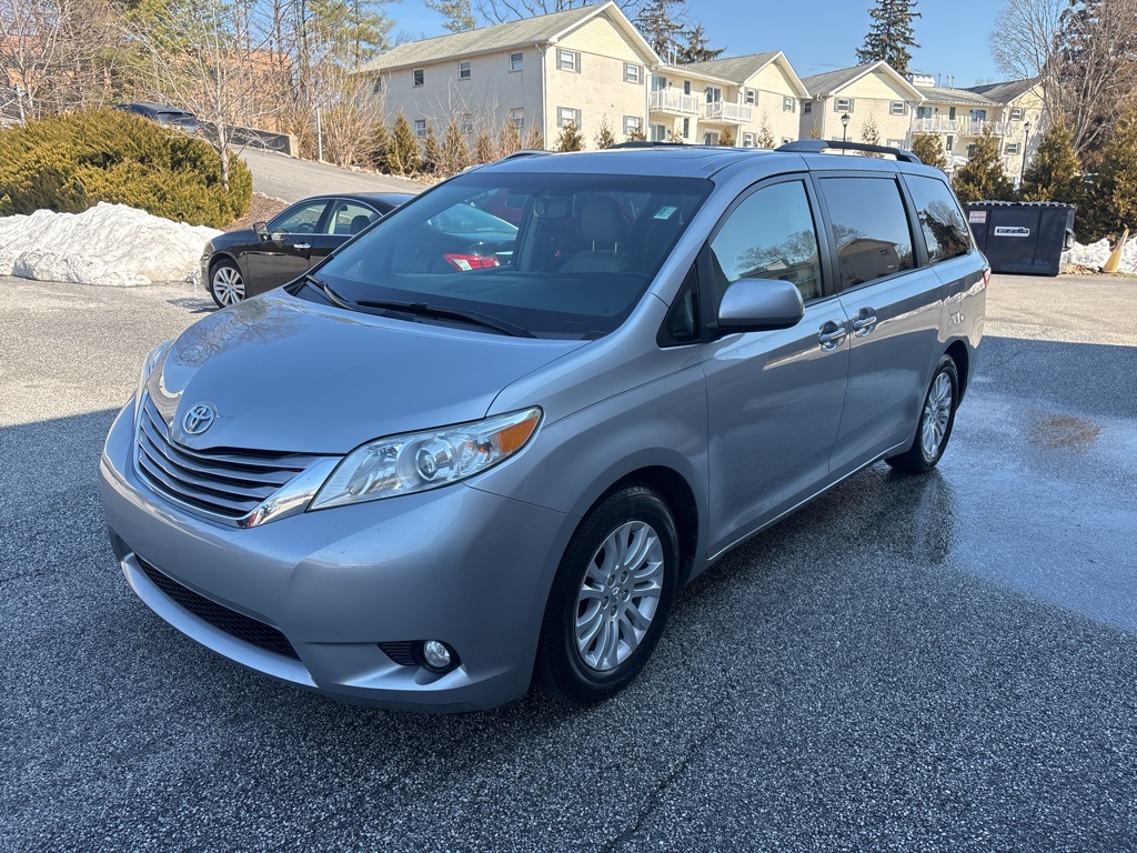 Used 2017 Toyota Sienna XLE with VIN 5TDYZ3DC7HS881707 for sale in Cockeysville, MD