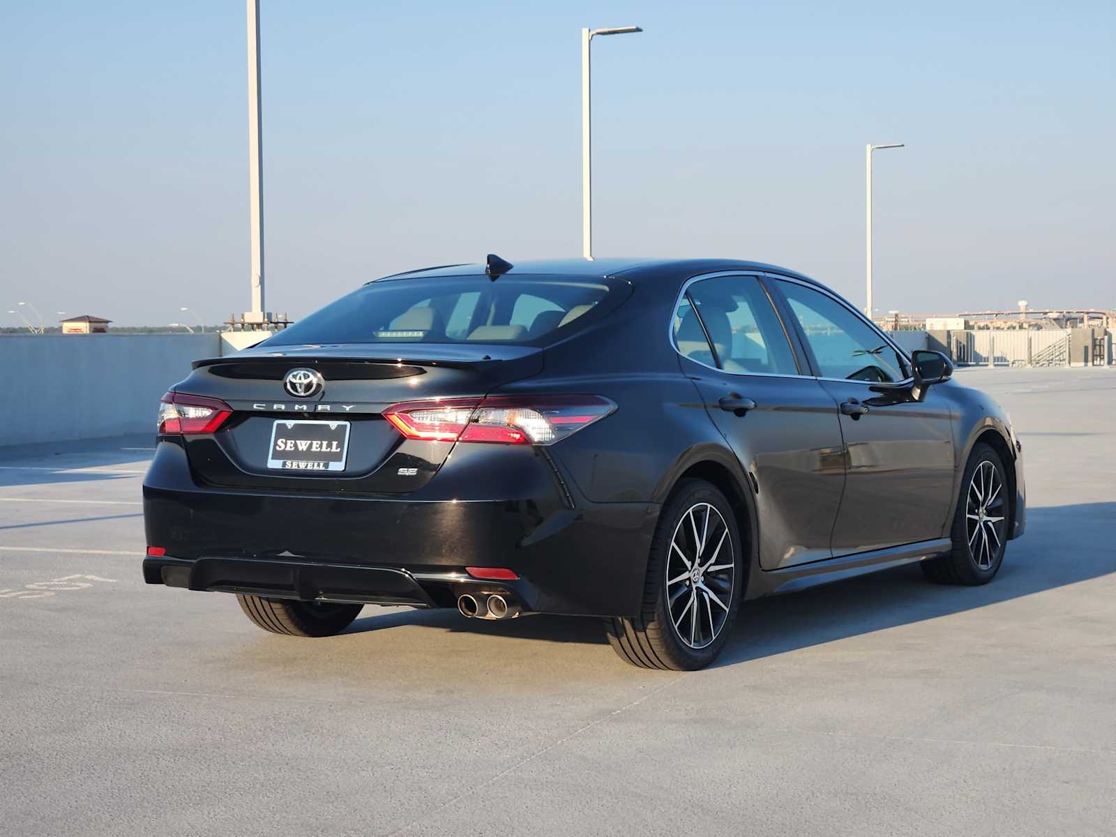 2023 Toyota Camry SE photo 5