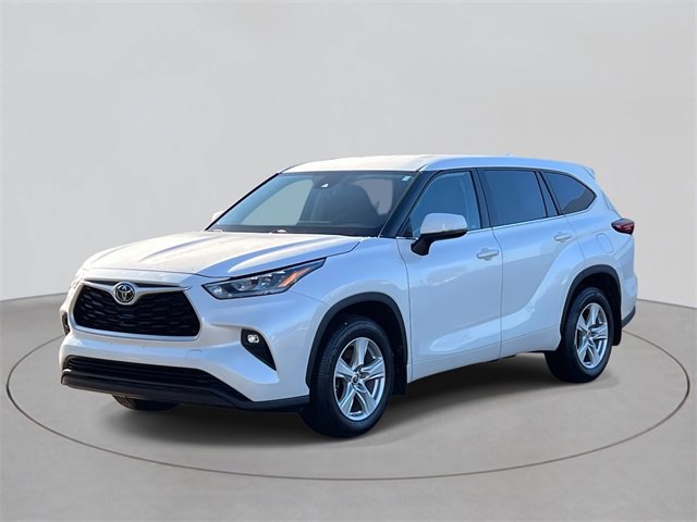 2020 Toyota Highlander LE's photo