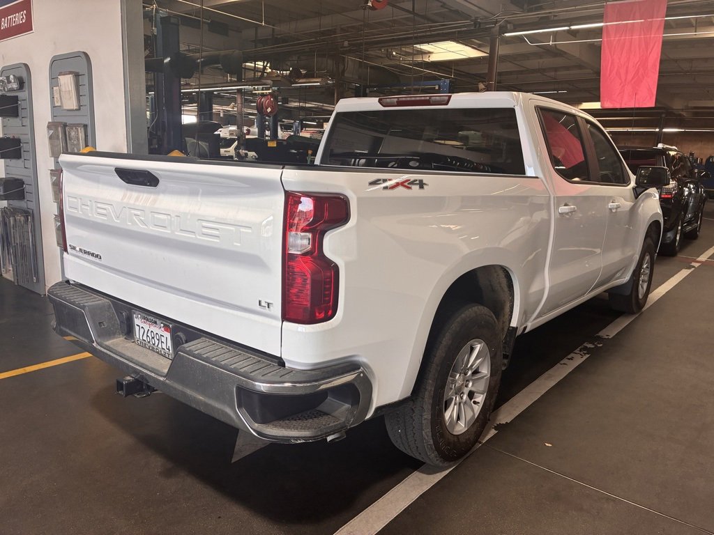 2025 Chevrolet Silverado 1500 LT photo 2